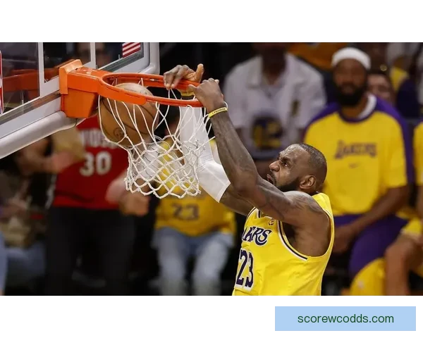 詹姆斯出战1612场历史第一超越帕里什终结29年纪录